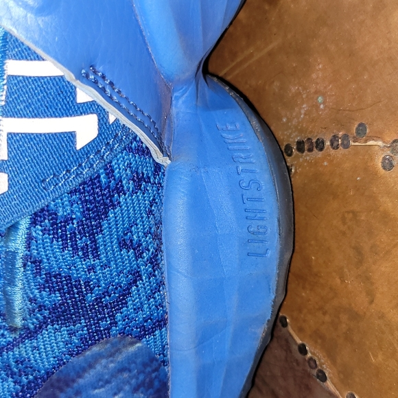 Adidas. James Harden Volume 4. Hoop shoe. Glow-blue. Worn twice.  Size 17 - Picture 9 of 12